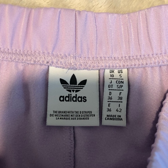 Lavender adidas shorts - Picture 3 of 4